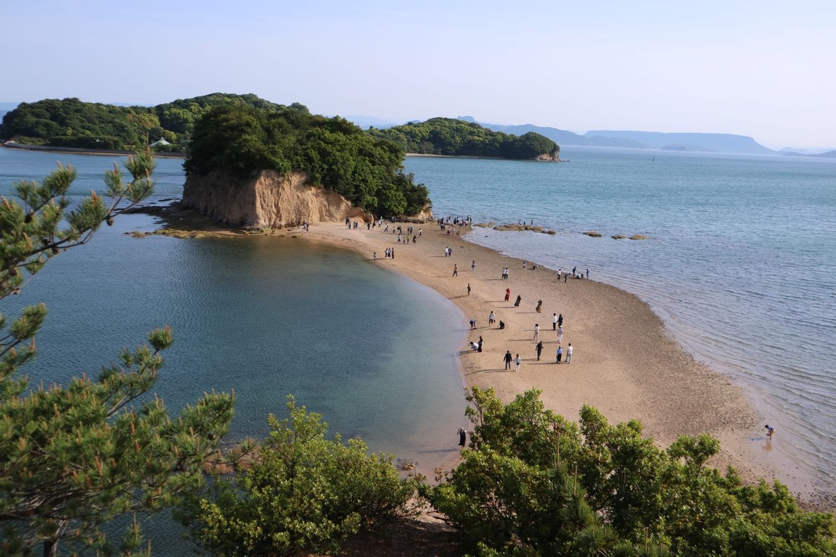 エンジェルロードの砂州と瀬戸内海(小豆島・土庄)