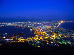 函館山展望台から望む市街地と津軽海峡の夜景