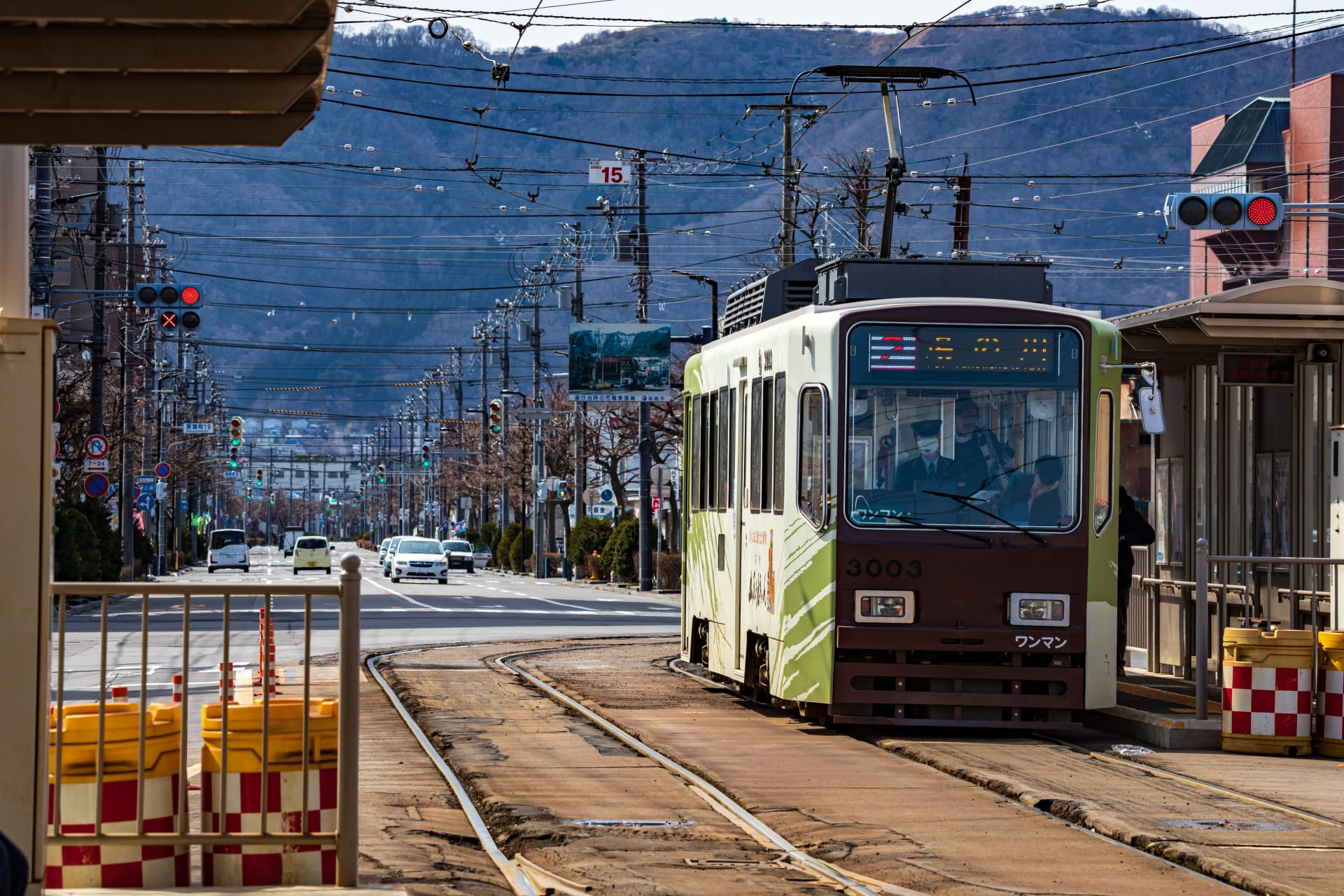 日本の地方都市を走る路面電車